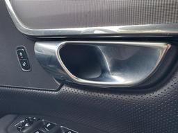 Volvo V90 2.0 D4 R-Design Auto Euro 6 (s/s) 5dr at 36th