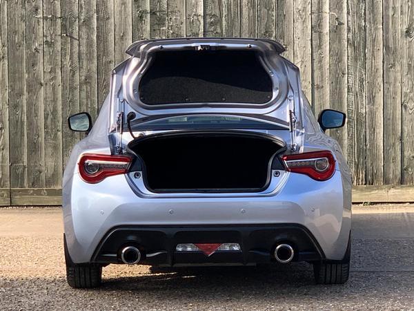 Toyota GT86 2.0 Boxer D-4S Pro Euro 6 2dr