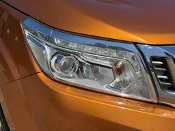 Nissan Navara 2.3 dCi Tekna Auto 4WD Euro 6 4dr at 32th