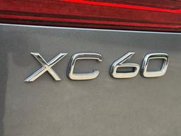 Volvo XC60 2.0 B5 MHEV Momentum Auto Euro 6 (s/s) 5dr at 42th