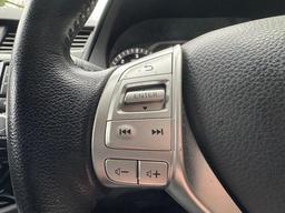 Nissan Navara 2.3 dCi Tekna Auto 4WD Euro 6 4dr at 19th