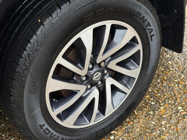 Nissan Navara 2.3 dCi Tekna 4WD Euro 6 (s/s) 4dr