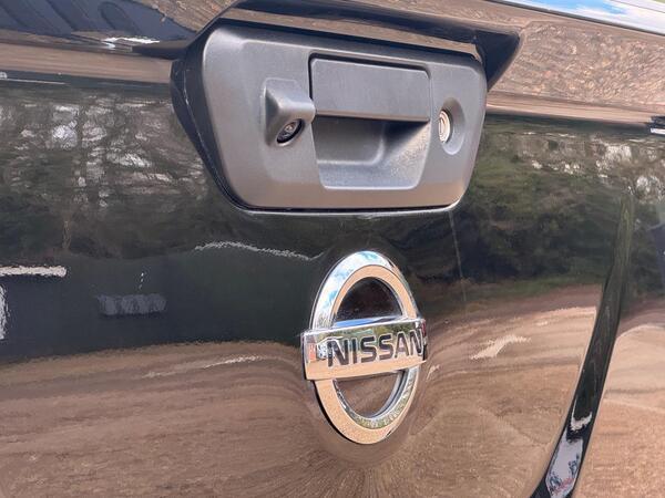 Nissan Navara 2.3 dCi N-Guard Auto 4WD Euro 6 4dr