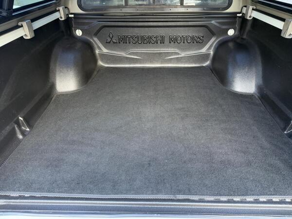 Mitsubishi L200 2.4 DI-D DC Barbarian 4WD Euro 6 4dr