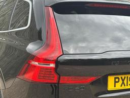 Volvo XC60 2.0 D4 R-Design Pro Auto AWD Euro 6 (s/s) 5dr at 43th