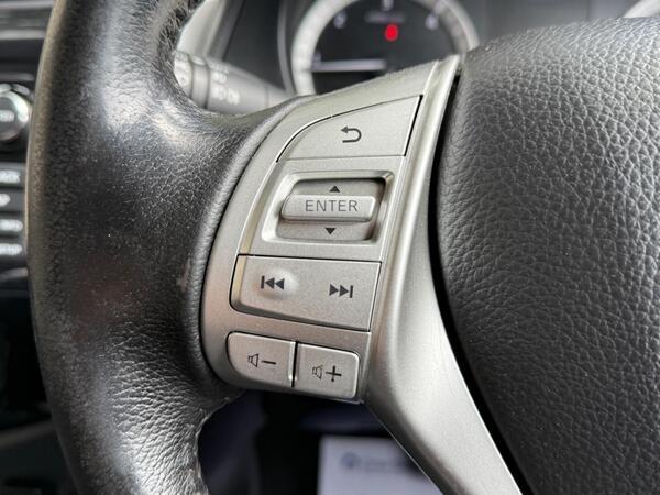 Nissan Navara 2.3 dCi Tekna Auto 4WD Euro 6 4dr
