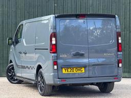 Renault Trafic 2.0 dCi ENERGY 28 Black Edition EDC SWB Standard Roof Euro 6 (s/s) 5dr at 14th