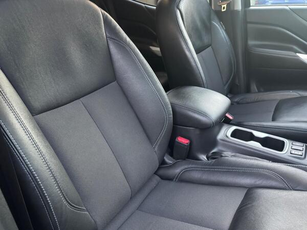 Nissan Navara 2.3 dCi N-Guard Auto 4WD Euro 6 4dr