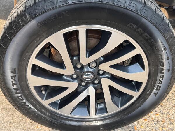 Nissan Navara 2.3 dCi Tekna Auto 4WD Euro 6 4dr