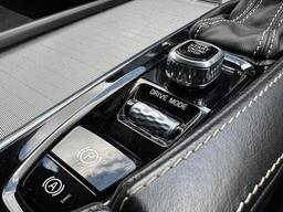 Volvo V90 2.0 D4 R-Design Auto Euro 6 (s/s) 5dr at 34th