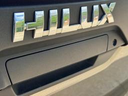 Toyota Hilux 2.8 D-4D Invincible X Auto 4WD Euro 6 (s/s) 4dr at 60th