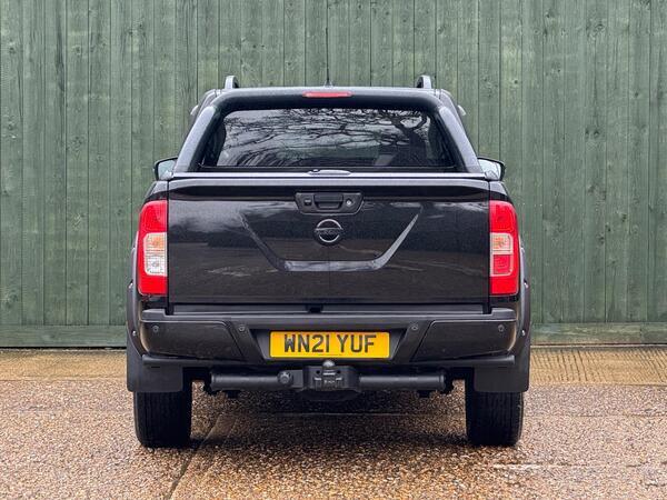 Nissan Navara 2.3 dCi N-Guard Auto 4WD Euro 6 4dr