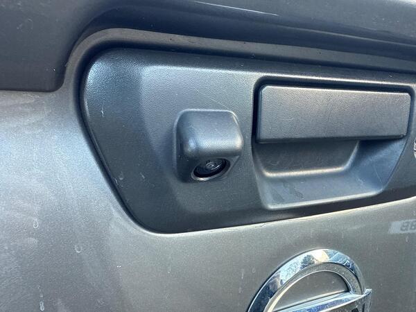 Nissan Navara 2.3 dCi N-Guard Auto 4WD Euro 6 4dr