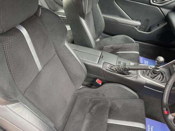 Toyota GR86 2.4 Boxer D-4S Euro 6 2dr