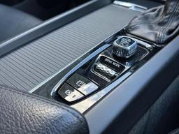 Volvo XC60 2.0 T4 Edition Auto Euro 6 (s/s) 5dr at 14th