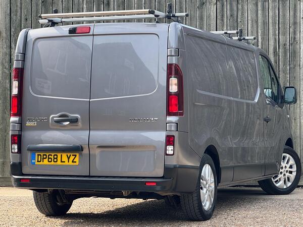 Renault Trafic 1.6 dCi ENERGY 29 Sport Nav LWB Standard Roof Euro 6 (s/s) 5dr