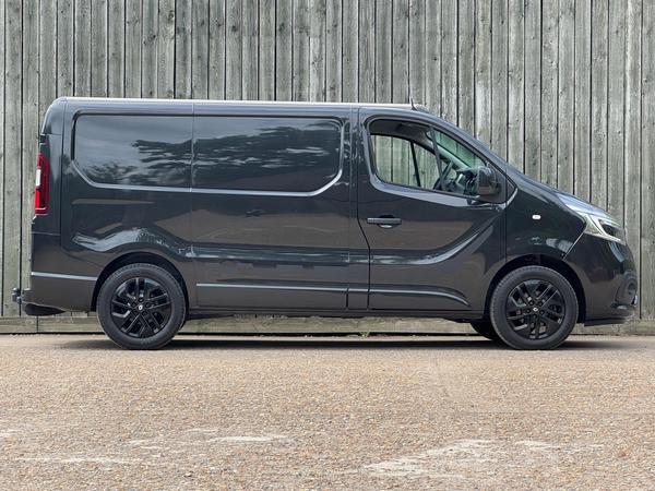 Renault Trafic 2.0 dCi ENERGY 28 Black Edition SWB Standard Roof Euro 6 (s/s) 5dr