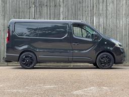 Renault Trafic 2.0 dCi ENERGY 28 Black Edition SWB Standard Roof Euro 6 (s/s) 5dr at 42th
