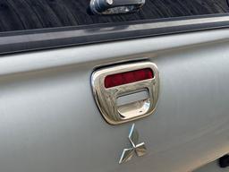 Mitsubishi L200 2.5 DI-D Barbarian 4WD Euro 5 4dr (LB) at 42th