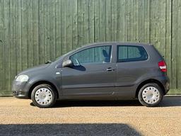 Volkswagen Fox 1.4 16V Urban Fox Euro 4 3dr at 1th