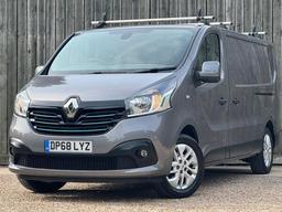 Renault Trafic 1.6 dCi ENERGY 29 Sport Nav LWB Standard Roof Euro 6 (s/s) 5dr at 9th