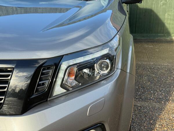 Nissan Navara 2.3 dCi N-Guard Auto 4WD Euro 6 4dr