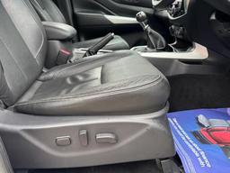 Nissan Navara 2.3 dCi Tekna 4WD Euro 6 (s/s) 4dr at 13th