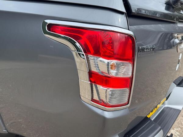 Mitsubishi L200 2.4 DI-D DC Barbarian Auto 4WD Euro 6 4dr