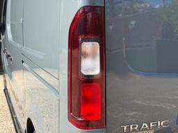 Renault Trafic 2.0 dCi ENERGY 28 Black Edition EDC SWB Standard Roof Euro 6 (s/s) 5dr at 31th
