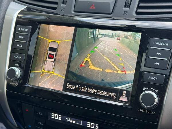 Nissan Navara 2.3 dCi N-Guard Auto 4WD Euro 6 4dr