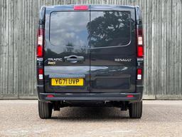 Renault Trafic 2.0 dCi ENERGY 30 Sport LWB Standard Roof Euro 6 (s/s) 5dr at 16th