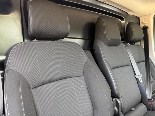 Renault Trafic 2.0 dCi ENERGY 28 Sport SWB Standard Roof Euro 6 (s/s) 5dr