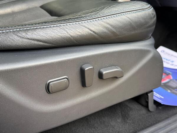 Nissan Navara 2.3 dCi N-Guard Auto 4WD Euro 6 4dr