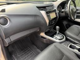 Nissan Navara 2.3 dCi Tekna Auto 4WD Euro 6 4dr at 8th
