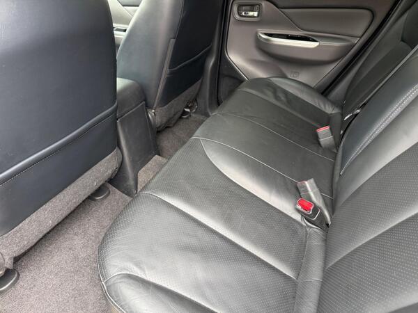 Mitsubishi L200 2.4 DI-D DC Warrior Auto 4WD Euro 6 4dr