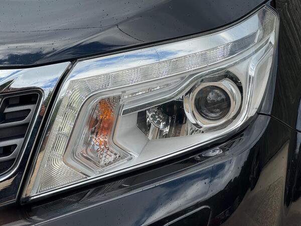 Nissan Navara 2.3 dCi Tekna 4WD Euro 5 4dr