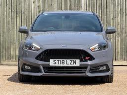 Ford Focus 2.0T EcoBoost ST-3 Euro 6 (s/s) 5dr at 1th