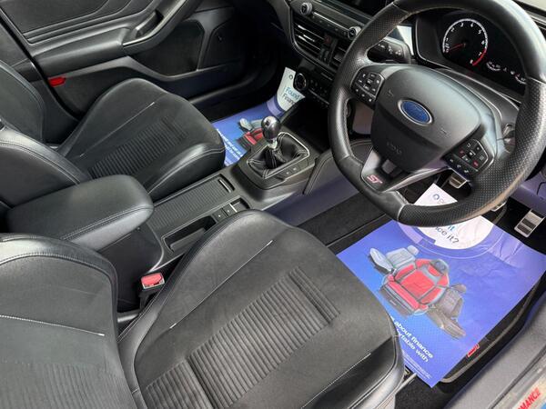 Ford Focus 2.3T EcoBoost ST Euro 6 (s/s) 5dr