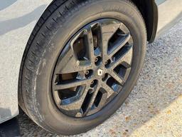 Renault Trafic 2.0 dCi ENERGY 28 Black Edition EDC SWB Standard Roof Euro 6 (s/s) 5dr at 37th