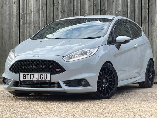 Ford Fiesta 1.6T EcoBoost ST-200 Euro 6 3dr