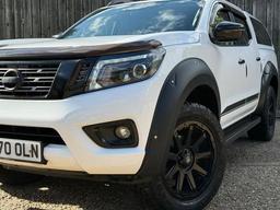 Nissan Navara 2.3 dCi Tekna Auto 4WD Euro 6 4dr at 17th