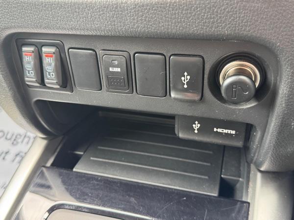 Mitsubishi L200 2.4 DI-D DC Barbarian Black Auto 4WD Euro 6 4dr (Roll Top)