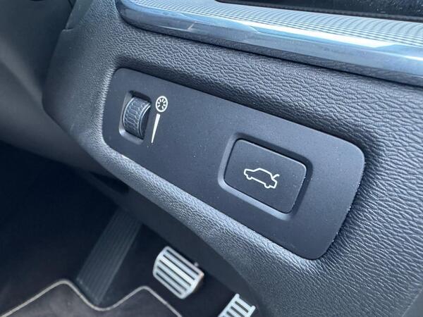 Volvo XC60 2.0 D4 R-Design Auto Euro 6 (s/s) 5dr