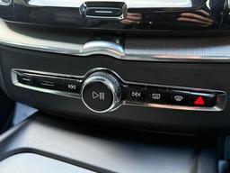 Volvo XC60 2.0 D4 R-Design Auto Euro 6 (s/s) 5dr at 38th