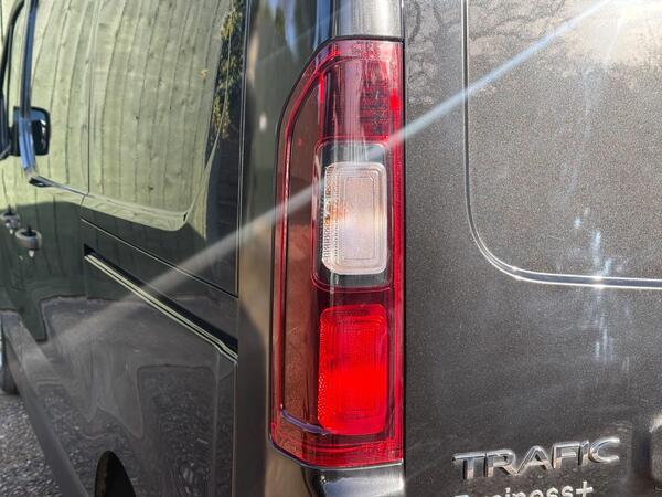 Renault Trafic 2.0 dCi Blue SL28 Business+ L1 H1 Euro 6 (s/s) 5dr