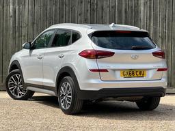 Hyundai TUCSON 1.6 GDi Premium Euro 6 (s/s) 5dr at 9th