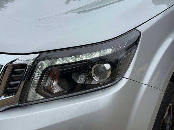 Nissan Navara 2.3 dCi Tekna Auto 4WD Euro 6 4dr