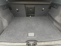 Volvo XC40 2.0 T4 Inscription Pro Auto Euro 6 (s/s) 5dr at 39th