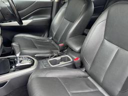 Nissan Navara 2.3 dCi Tekna Auto 4WD Euro 6 4dr at 36th