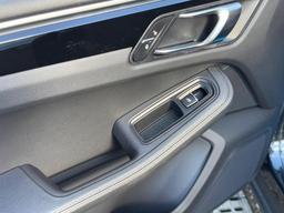 Porsche Macan 3.0 TD V6 S PDK 4WD Euro 6 (s/s) 5dr at 65th